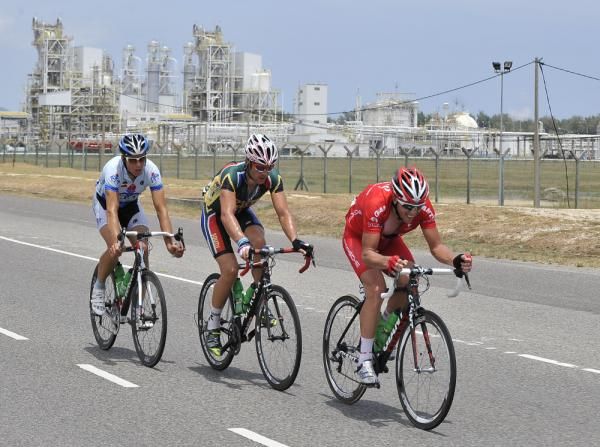 Thomas Erler (Tabriz Petrochemicals), Jay Thomson (South Africa) and David Pell (Drapac-Porsche)