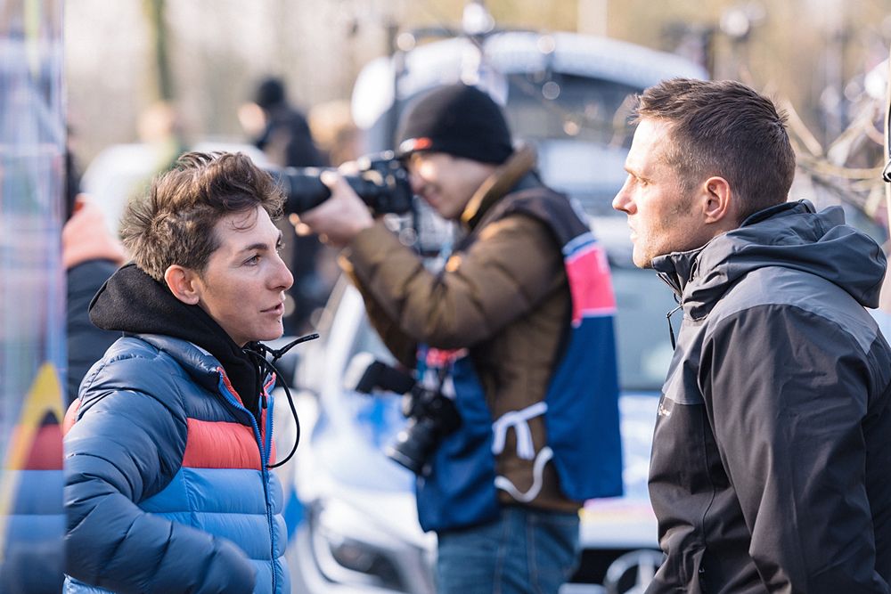 Giorgia Bronzini talks team tactics ahead of the start - 2016 Omloop het Nieuwsblad - Elite Women