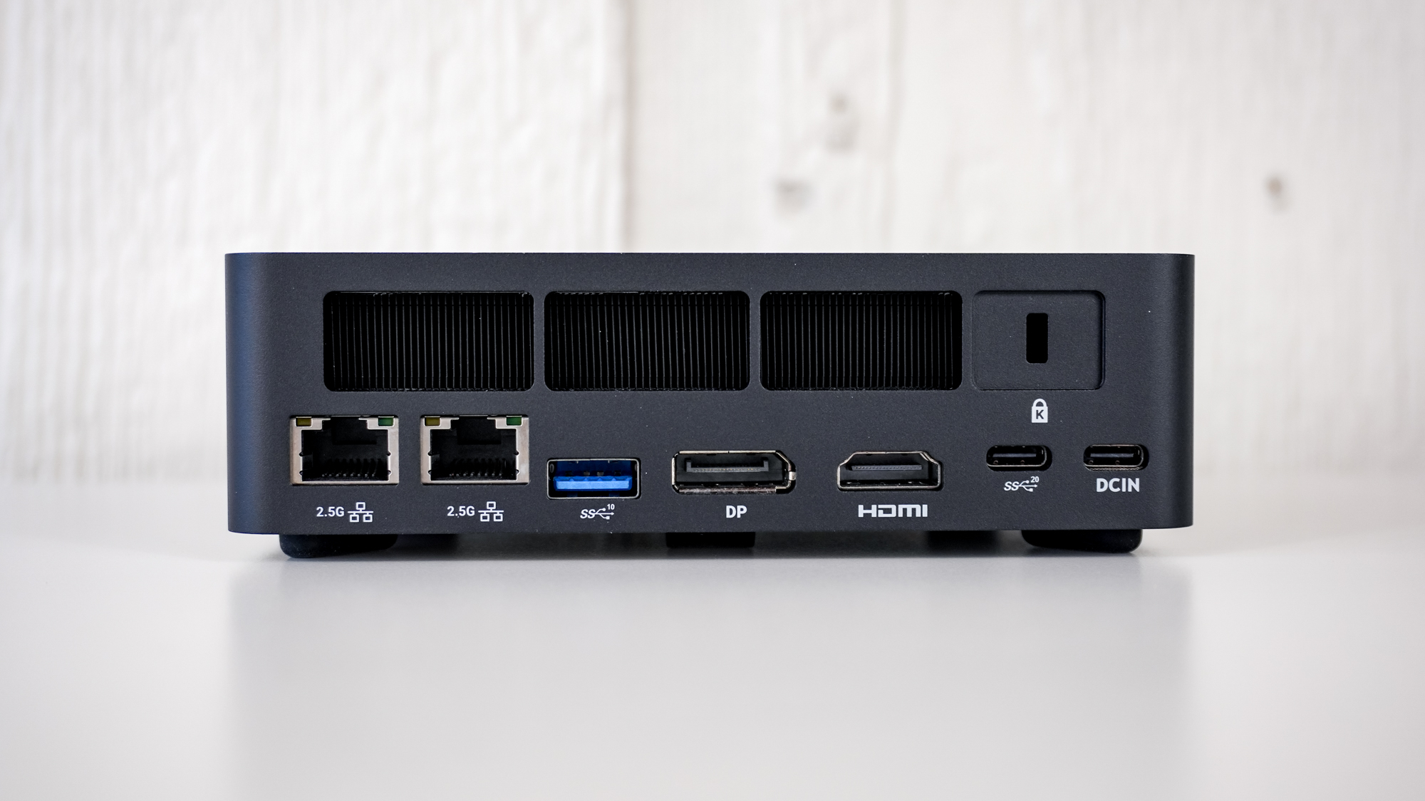 The rear ports of the Minix Elite EU715-AI