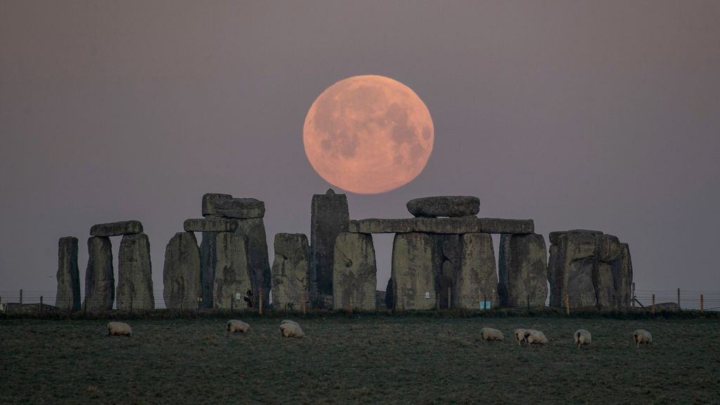 'Major lunar standstill' may reveal if Stonehenge is aligned with the
