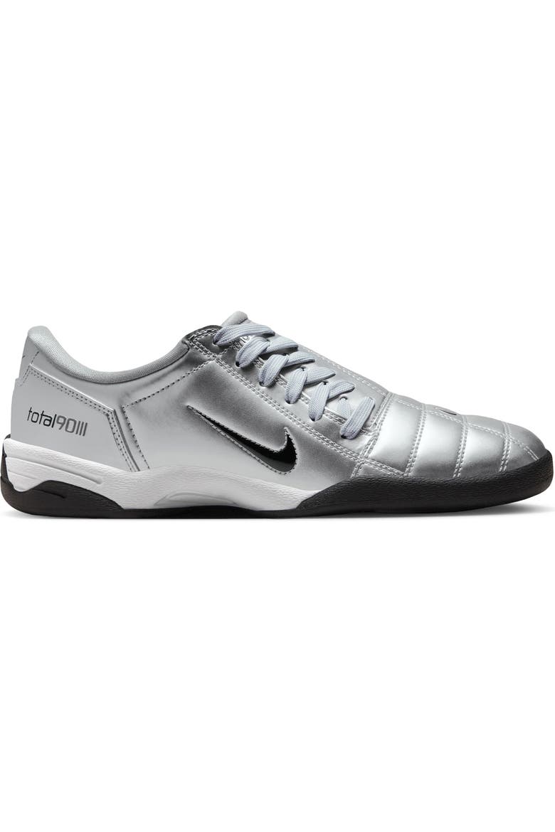 Total 90 Soccer Sneaker