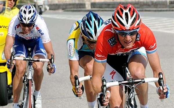 The three escapers who survived before the peloton were Schleck (leading), Contador and Colom.