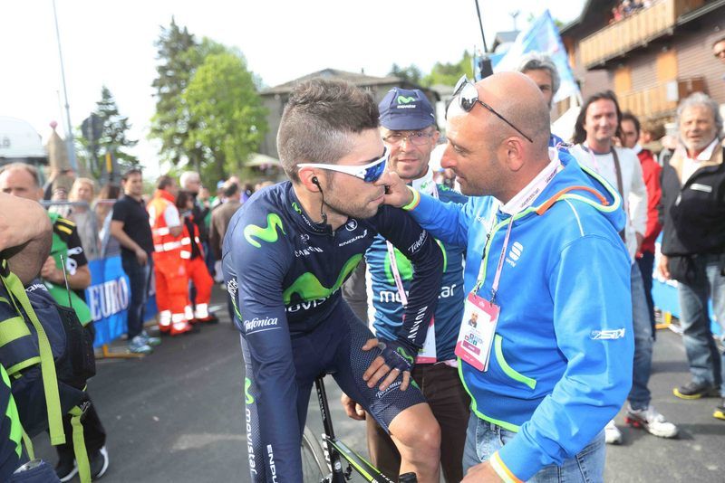 Paolo Bettini chats with Giovanni Visconti (Movistar)