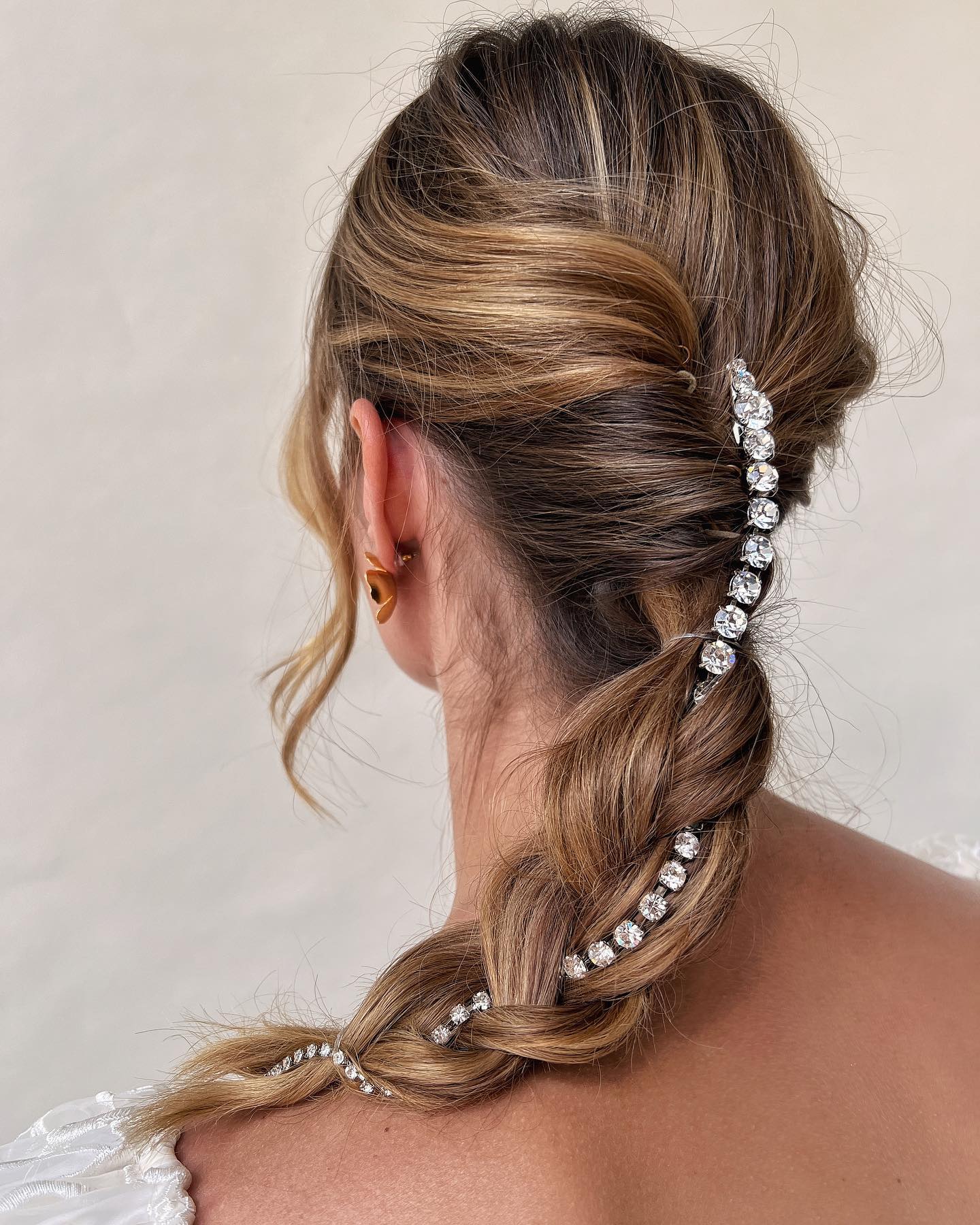 @leletny relaxed French braid hairstyle