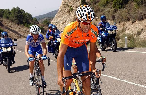 Egoi Martinez (Euskaltel) helped form the first breakaway