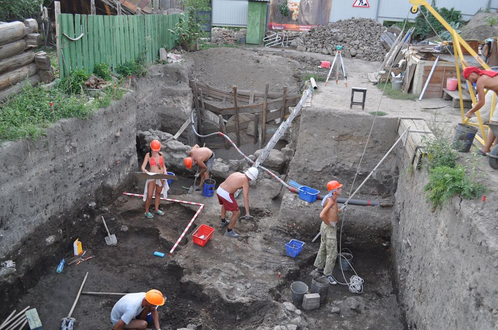 Archaeologists with the Saratov Regional Museum of Local Lore have uncovered part of the ancient city of Ukek, founded by the descendents of Genghis Khan.