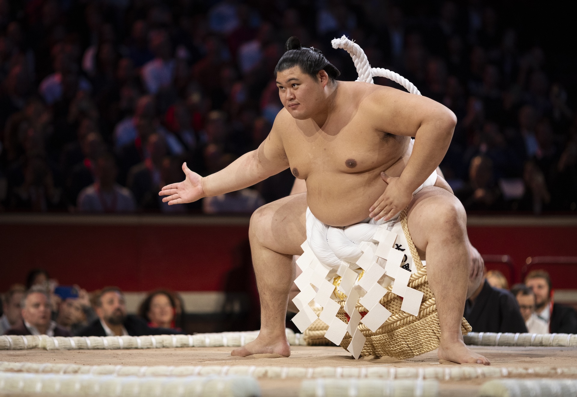 LONDON, ENGLAND - OCTOBER 15: Onosato peforms his ring entry ceremony during day one of The Grand Sumo Tournament at Royal Albert Hall on October 15, 2025 in London, England. This is the first time since the 1991 event at the Royal Albert Hall that an official Five Day Basho tournament will take place outside of Japan. The tournament will host the most accomplished and elite sumos, including those who have reached the top rank of Yokozuna, and showcase Japan&#039;s rich cultural history and traditions. (Photo by Ryan Pierse/Getty Images)