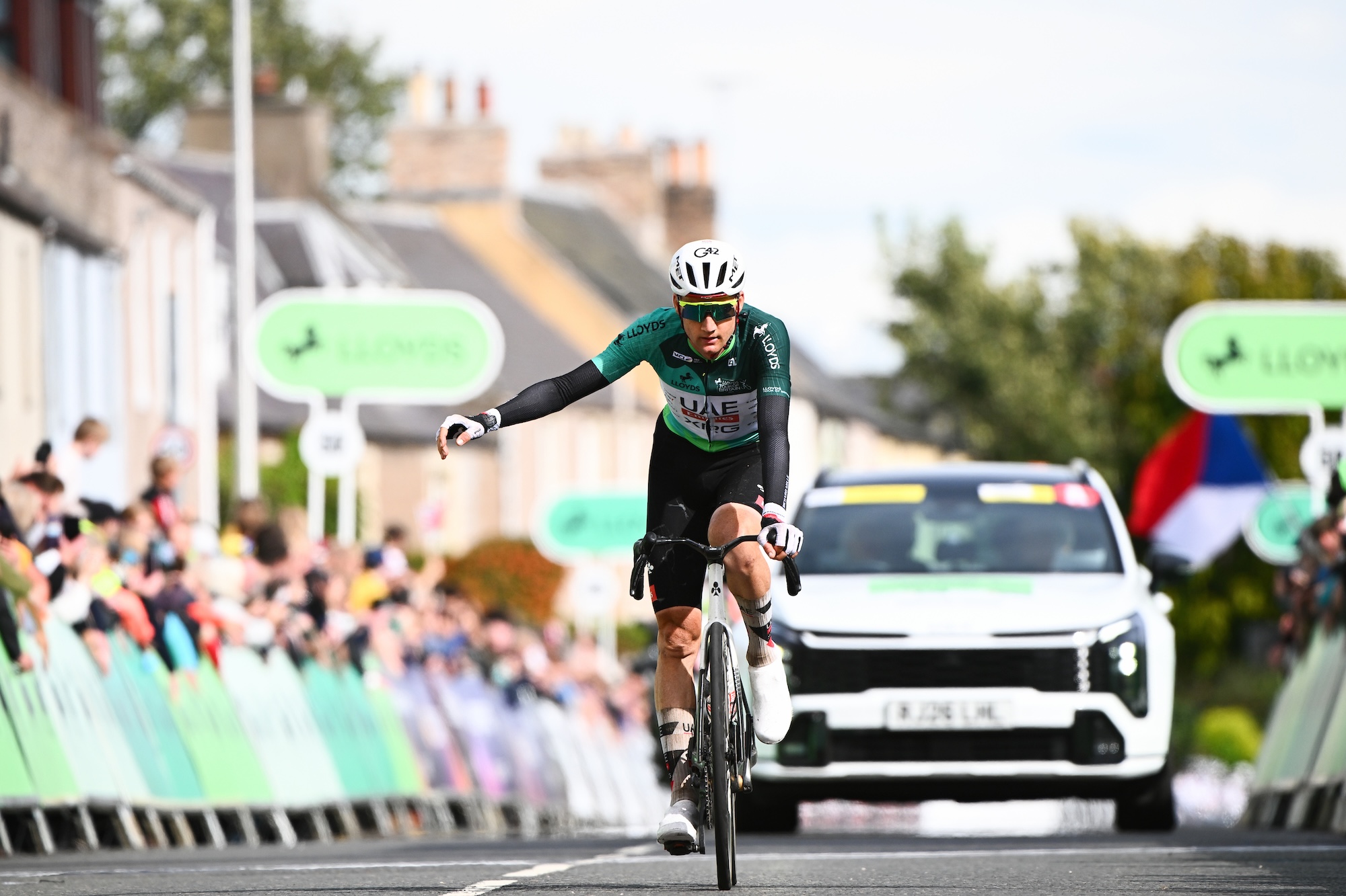 Tim Wellens celebrates GC victory with top 10 finish on stage 5 at Tour of Britain Men