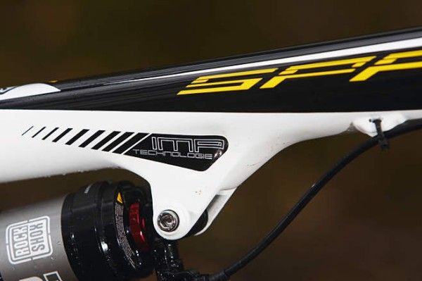 The smooth lines of the carbon mainframe hide all the work that&rsquo;s gone into making this a seriously light bike