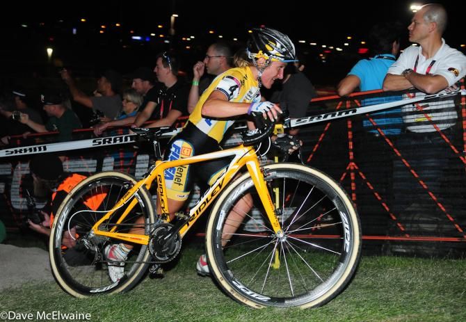 Amy Dombroski (Telenet-Fidea) running to a 15th place finish on the final lap