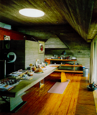 Kitchen and dining at the Van Wassenhove House
