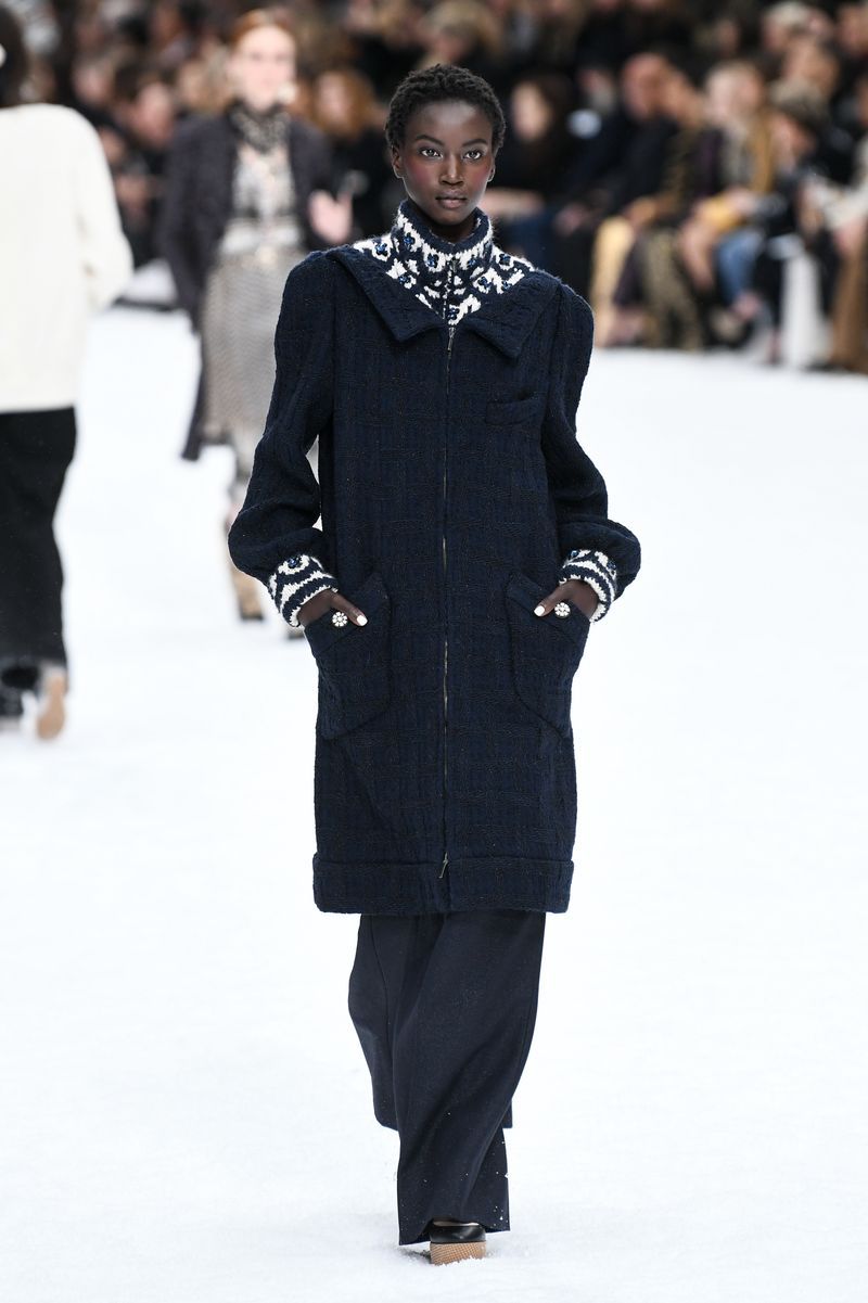 Fashion, Runway, Fashion show, Fashion model, Clothing, Human, Winter, Outerwear, Event, Haute couture,