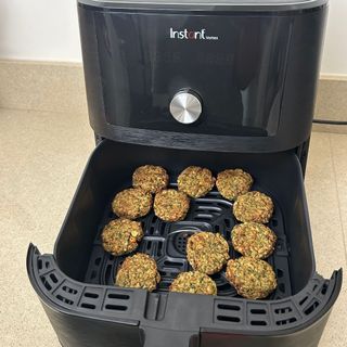 Testing the Instant 4 in 1 air fryer with falafel