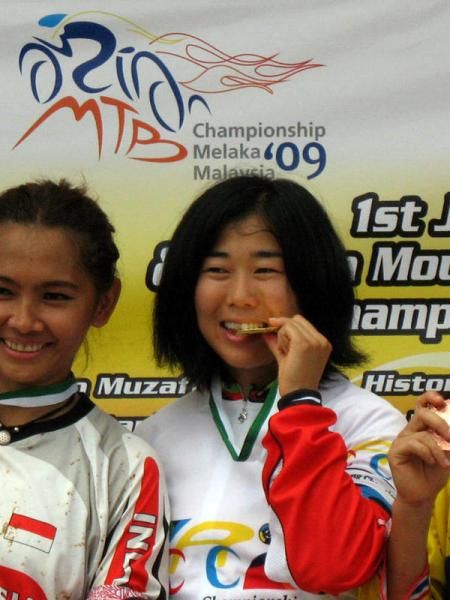 Mio Suemasa (Japan) is the elite women's downhill champion.