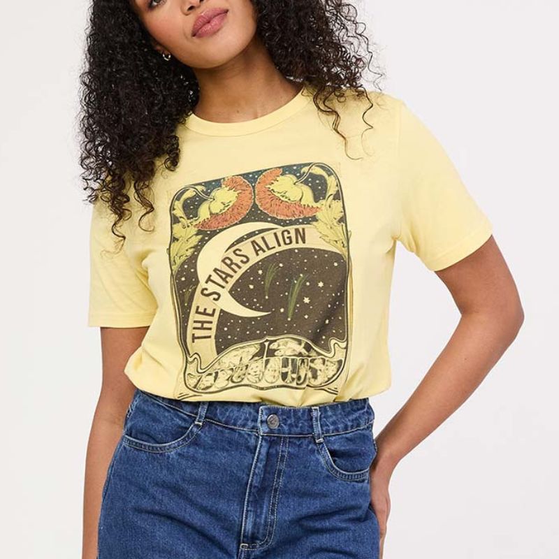 Joanie , Estrella Vintage Graphic Tee
