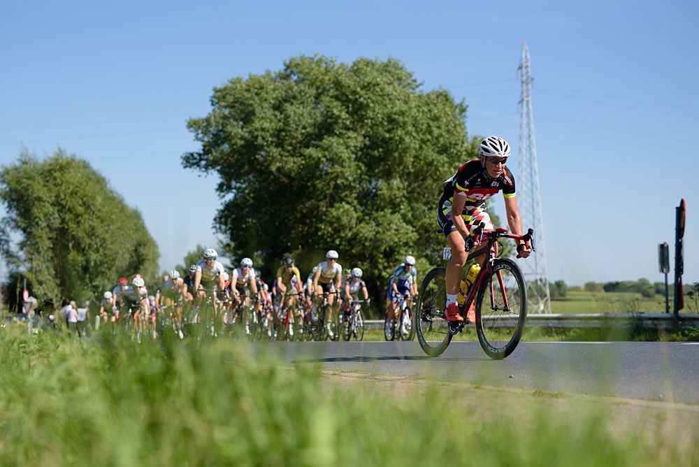 Early attacks fail to stick at the 121 km Stage 1 of the Lotto Belgium Tour 2016