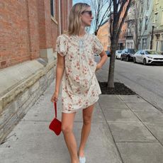 An image of @hannahallen00 wearing the Doen Daphne Lace-Trimmed Pintucked Floral-Print.