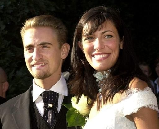 Frank Vandenbroucke married former model Sarah Pinacci in 2000, with the couple having a daughter 12 months later.