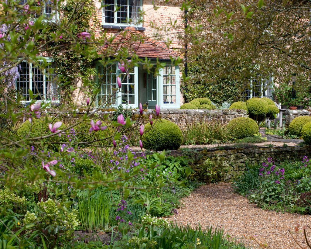 Tour this famed garden designer's English spring garden | Homes & Gardens