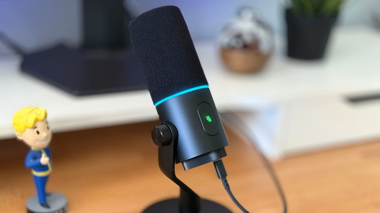 Razer wants the Seiren V3 Pro to be the ultimate gaming mic, but you probably don’t need it