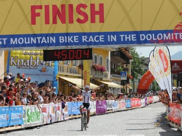 Urs Huber wins the Dolomiti Superbike