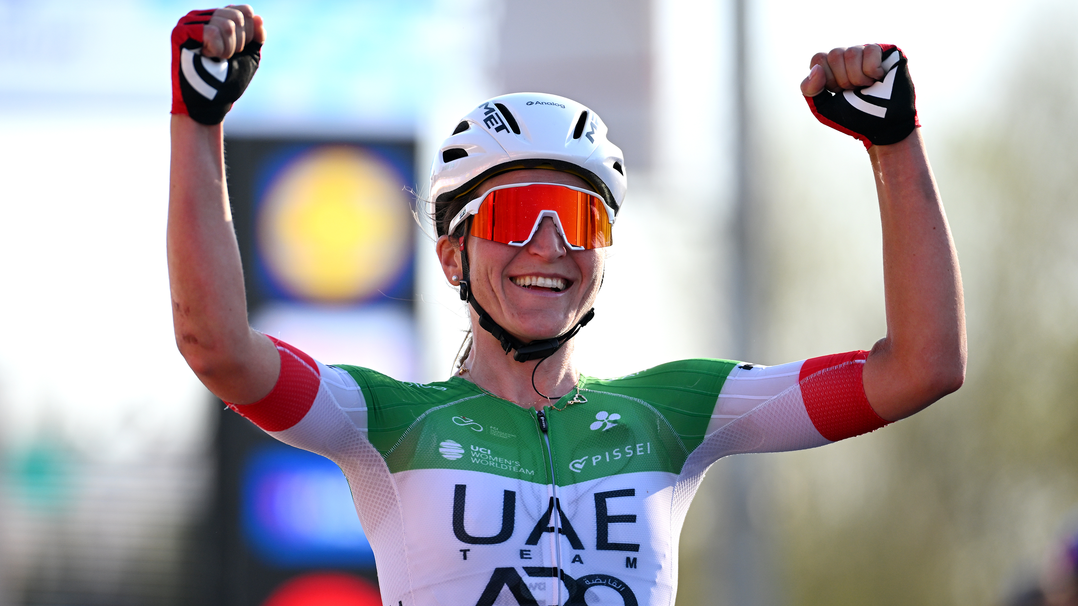 Elisa Longo Borghini wins Dwars door Vlaanderen