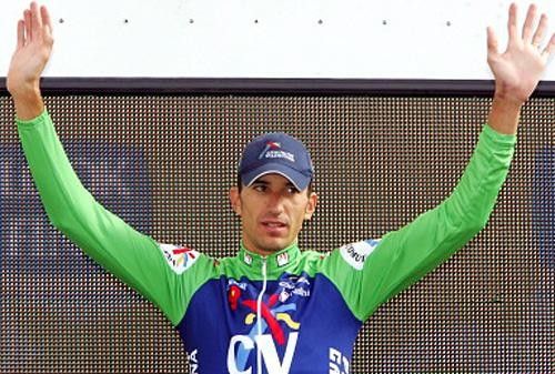 Stage winner Ruben Plaza (Comunidad Valenciana) on the podium