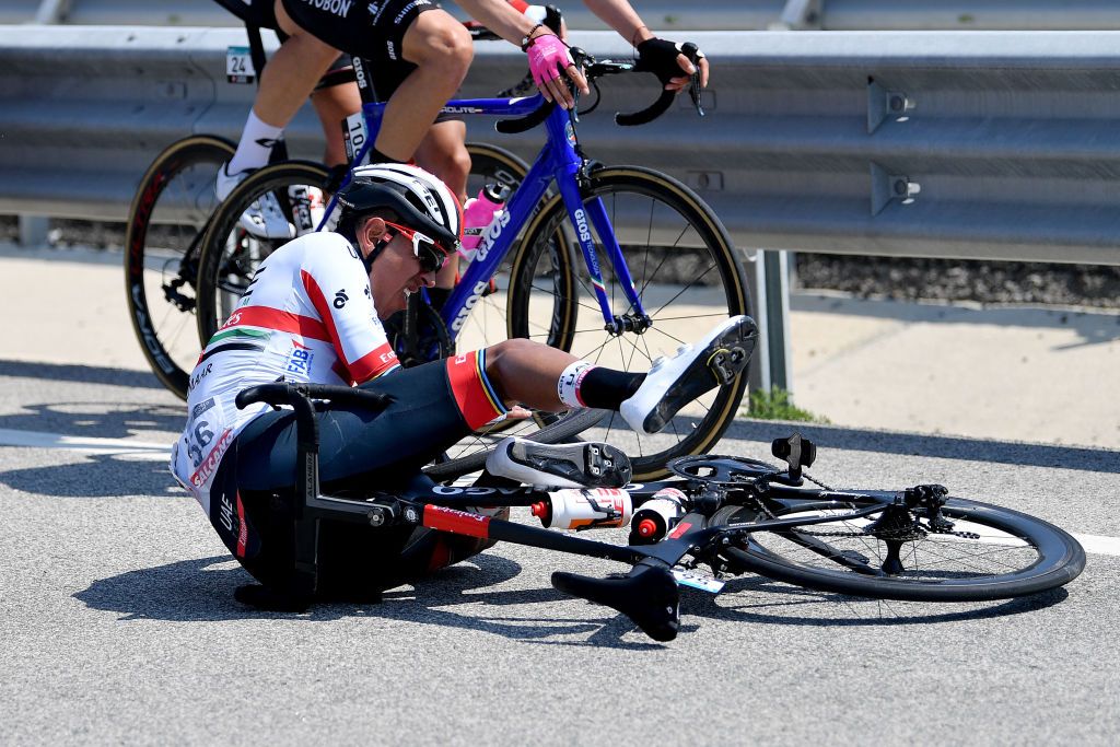 Sebastian Molano takes a tumble