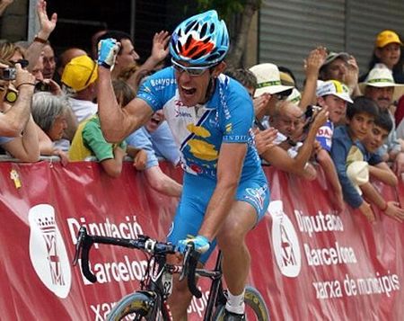 Stage winner Anthony Charteau (Bouygues Telecom) makes a fist of it.