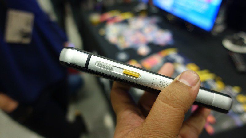 CAT S60