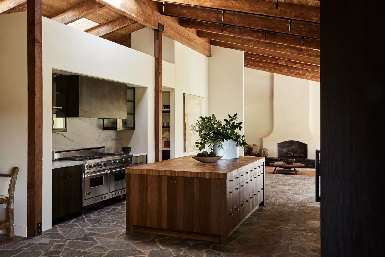 A kitchen showcasing mixed materials