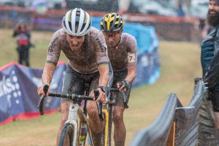 Lucinda Brand on her way to winning the Cyclo-cross World Cup in Fayetteville