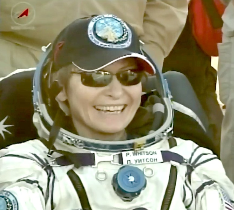 Astronaut Peggy Whitson Ends Record Breaking Space Mission With Smooth