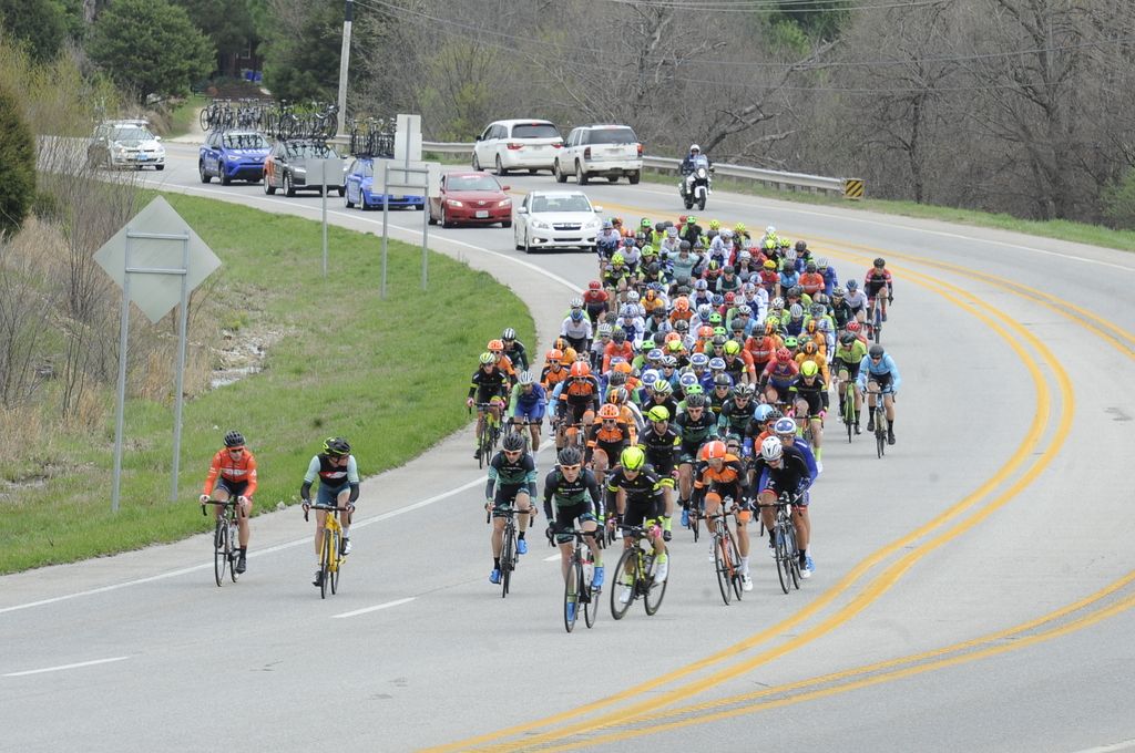 The pace is on at the head of the race during stage 2