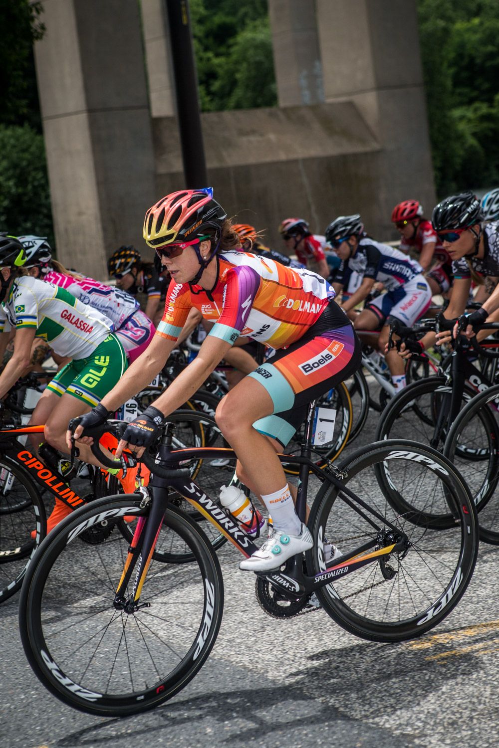 Evelyn Stephens (Boels Dolman) riding in the pack