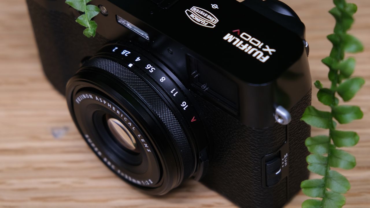 Fujifilm X100V