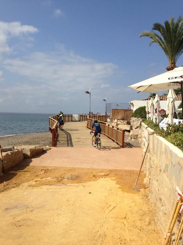 Rory Sutherland tweeted this photo of the narrow bike path