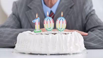 100_birthday_cake.jpg
