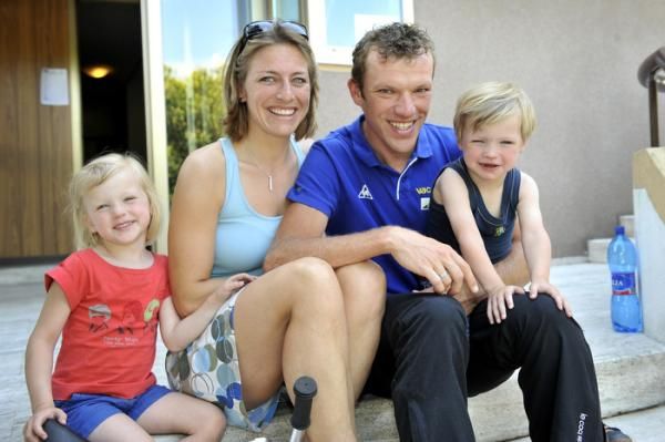 Michal Golas (Vacansoleil-DCM) and his wife-to-be and family.