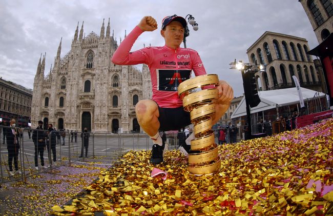 È Tao Geoghegan Hart il vincitore delledizione 2020 del Giro dItalia (foto Bettini)