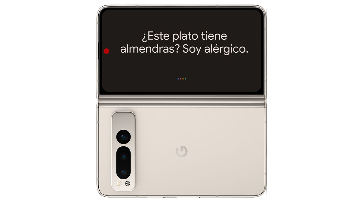 Dual Translate on Outer Screen on Pixel Fold