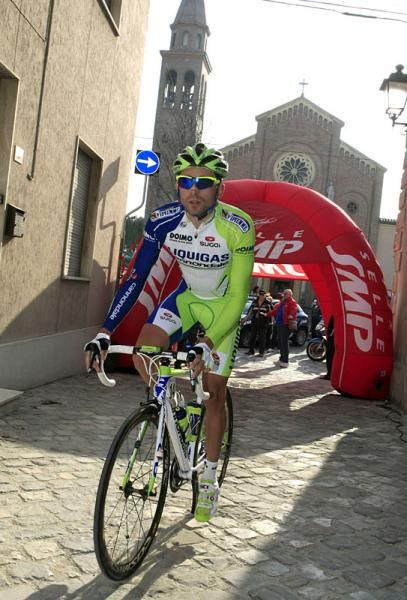 Moreno Moser (Liquigas - Cannondale) rides toward the start