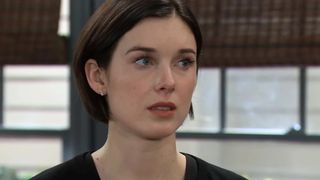 Katelyn MacMullen as Willow unnerved in General Hospital