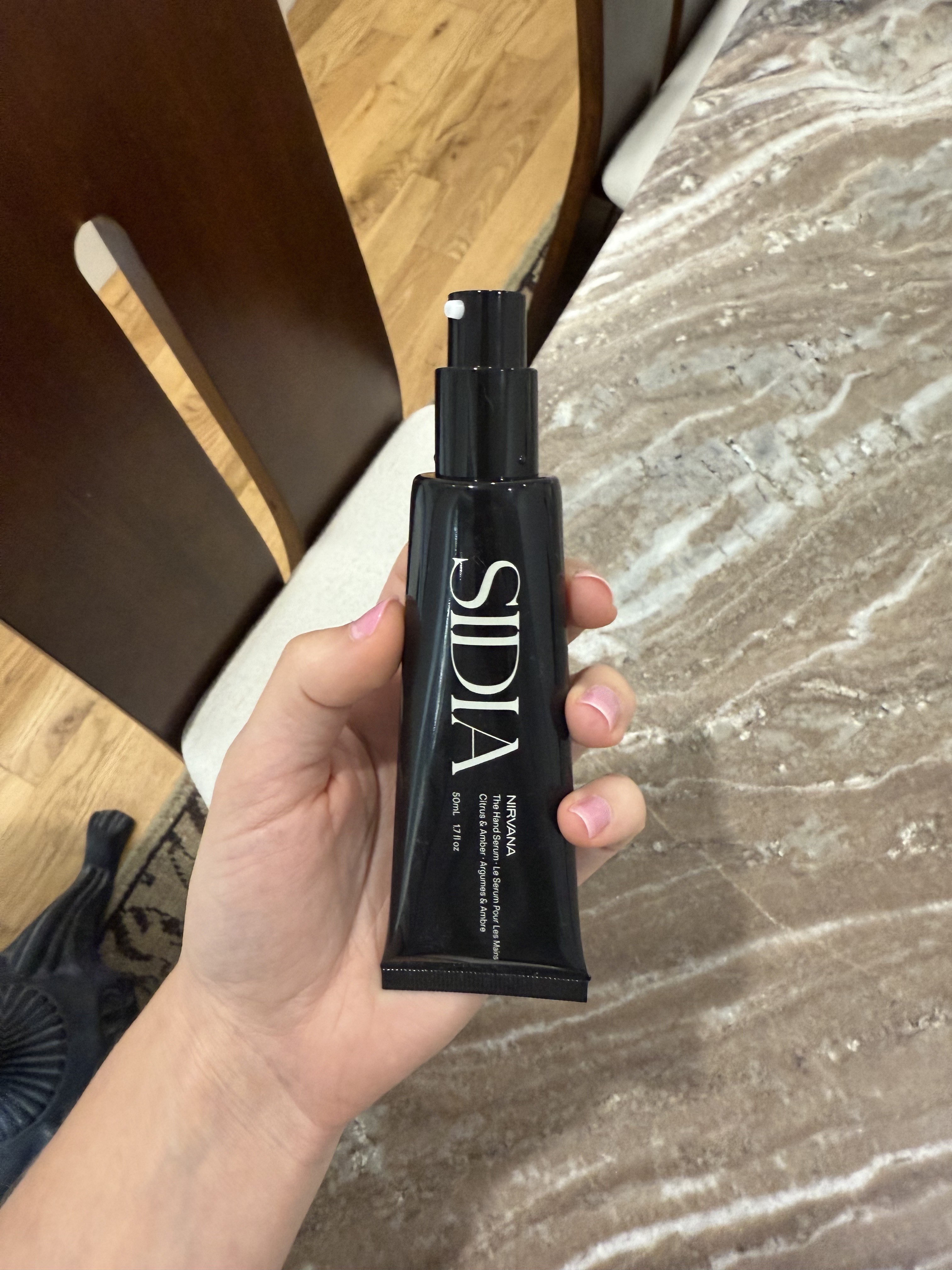 Jamie Schneider testing Sidia&#039;s hand cream.