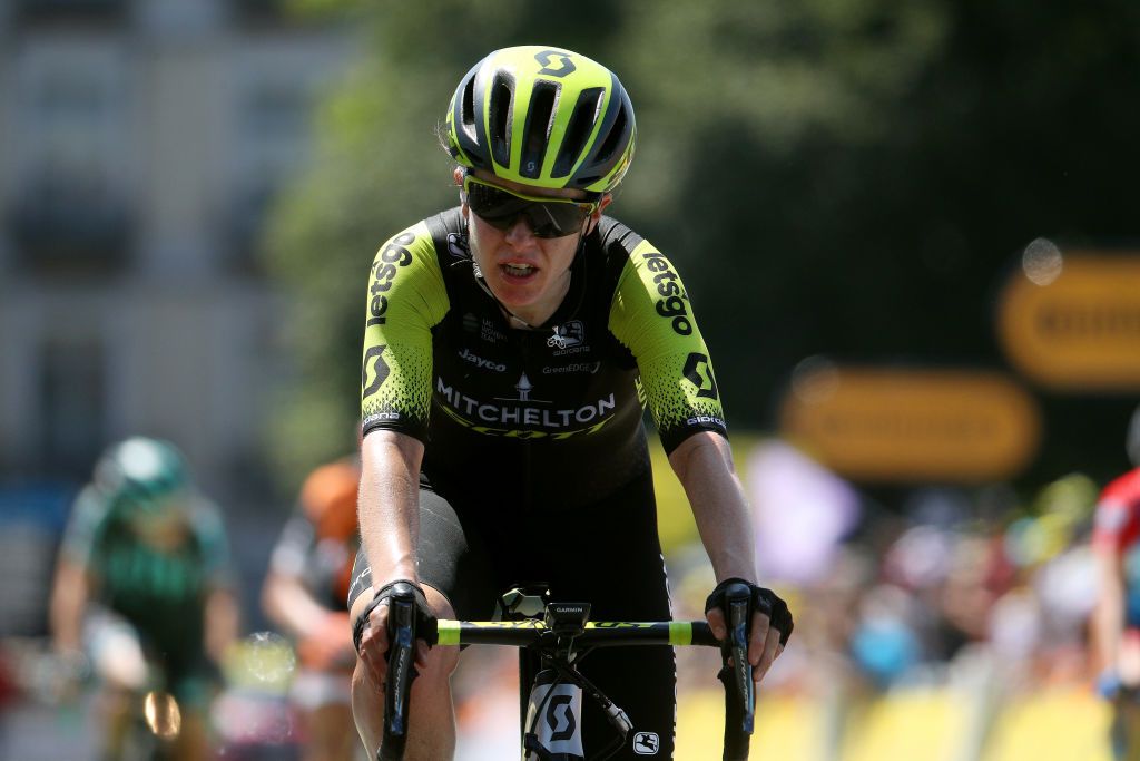 Amanda Spratt (Mitchelton-Scott) went deep to try to win alone