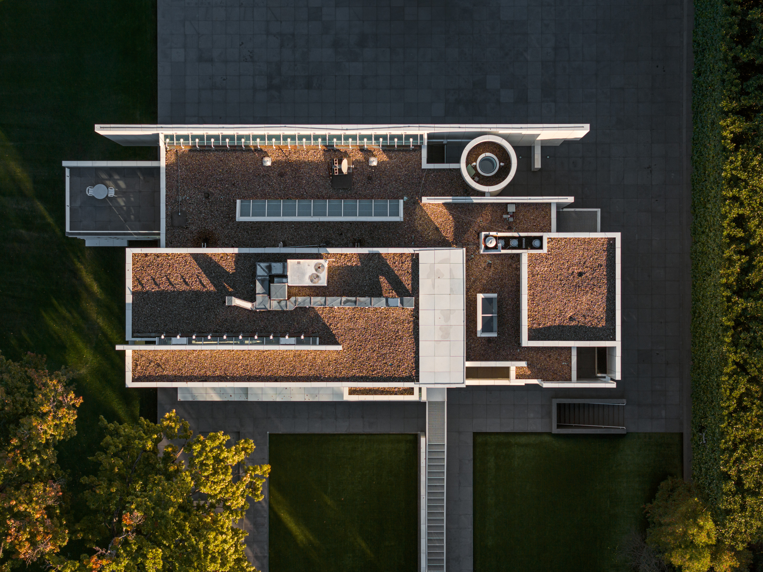 Views of the Rachofsky House in the landscape