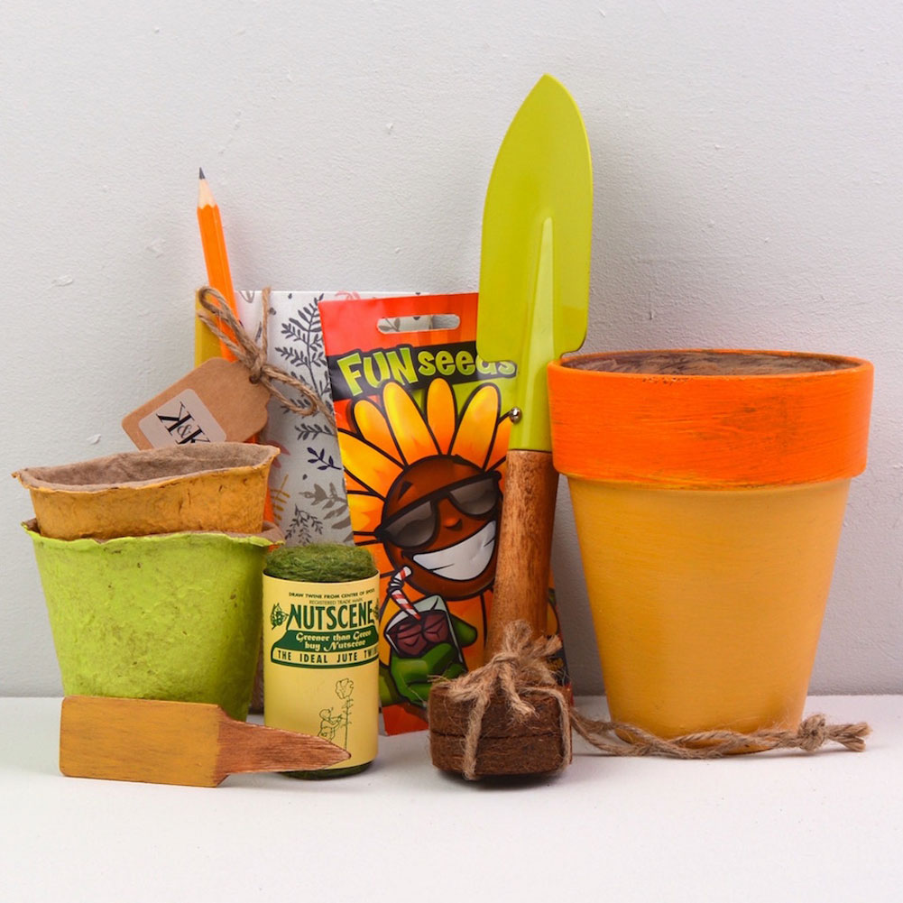 Green fingered kids grow your own garden set