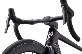 A close up of the Liv EnviLiv front end and handlebars