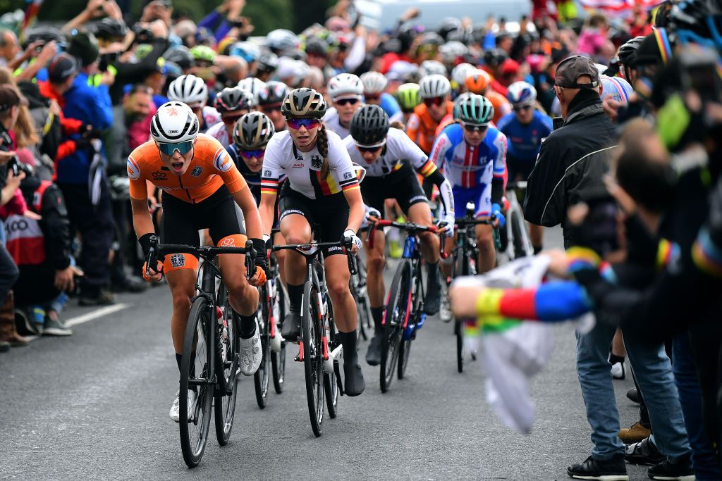 Women&#039;s peloton at the UCI Road World Championships