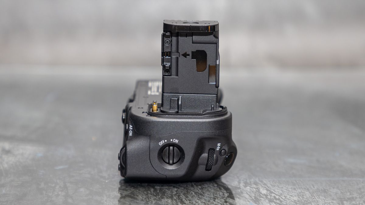 Canon BG-R20EP Battery Grip for Canon EOS R5 Mark II